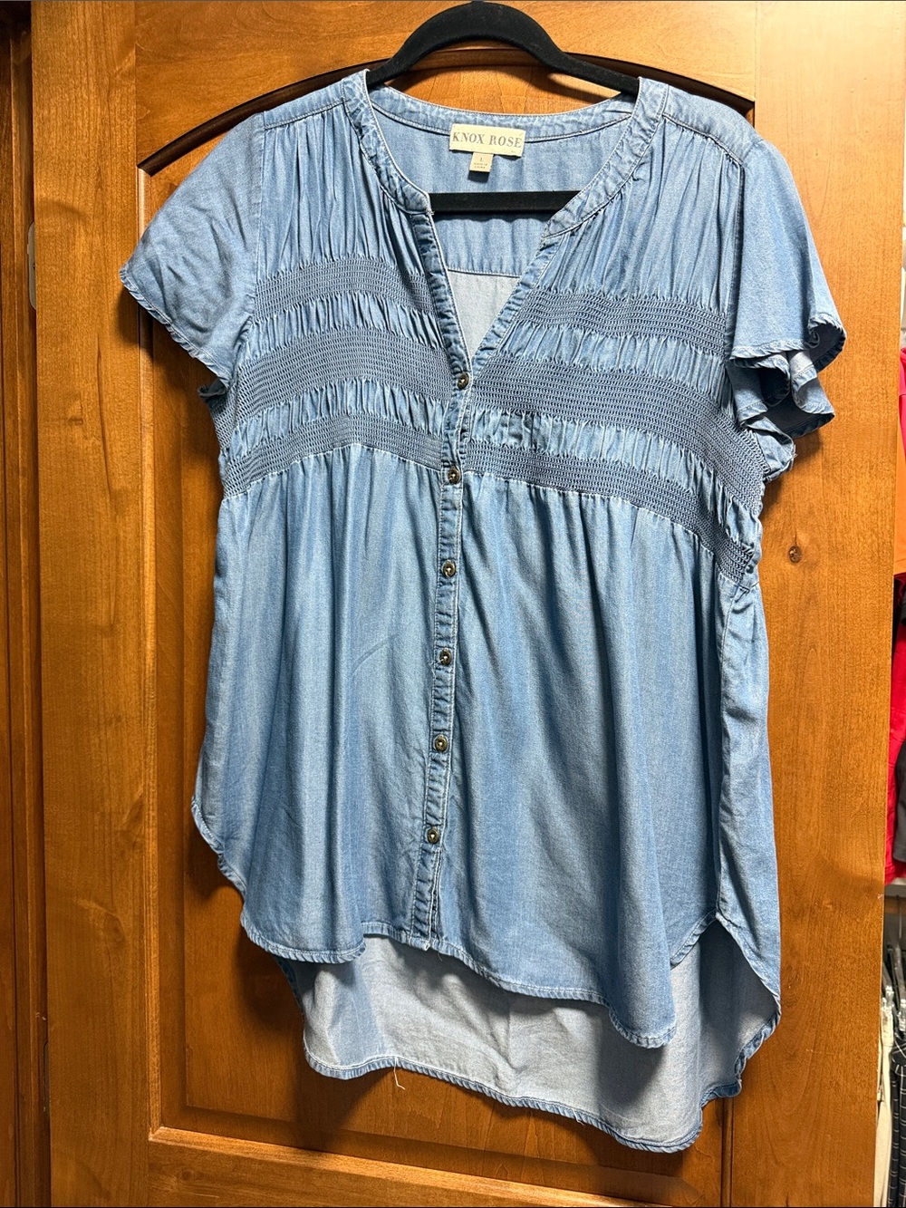 Women's Knox Rose Chambray Denim Smocked & Button Front Shirt Large SUPER SOFT!